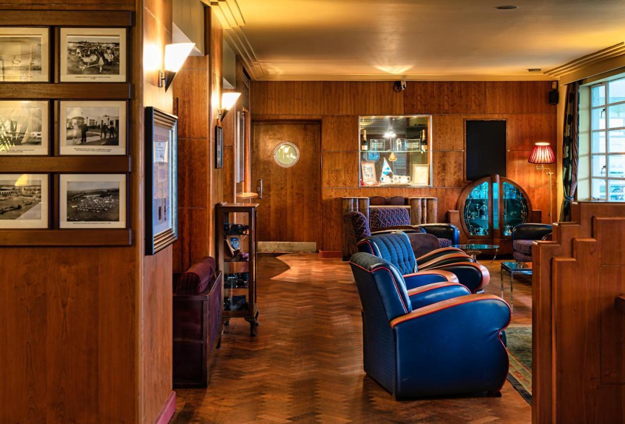 The Aviator Hotel Sywell Екстер'єр фото
